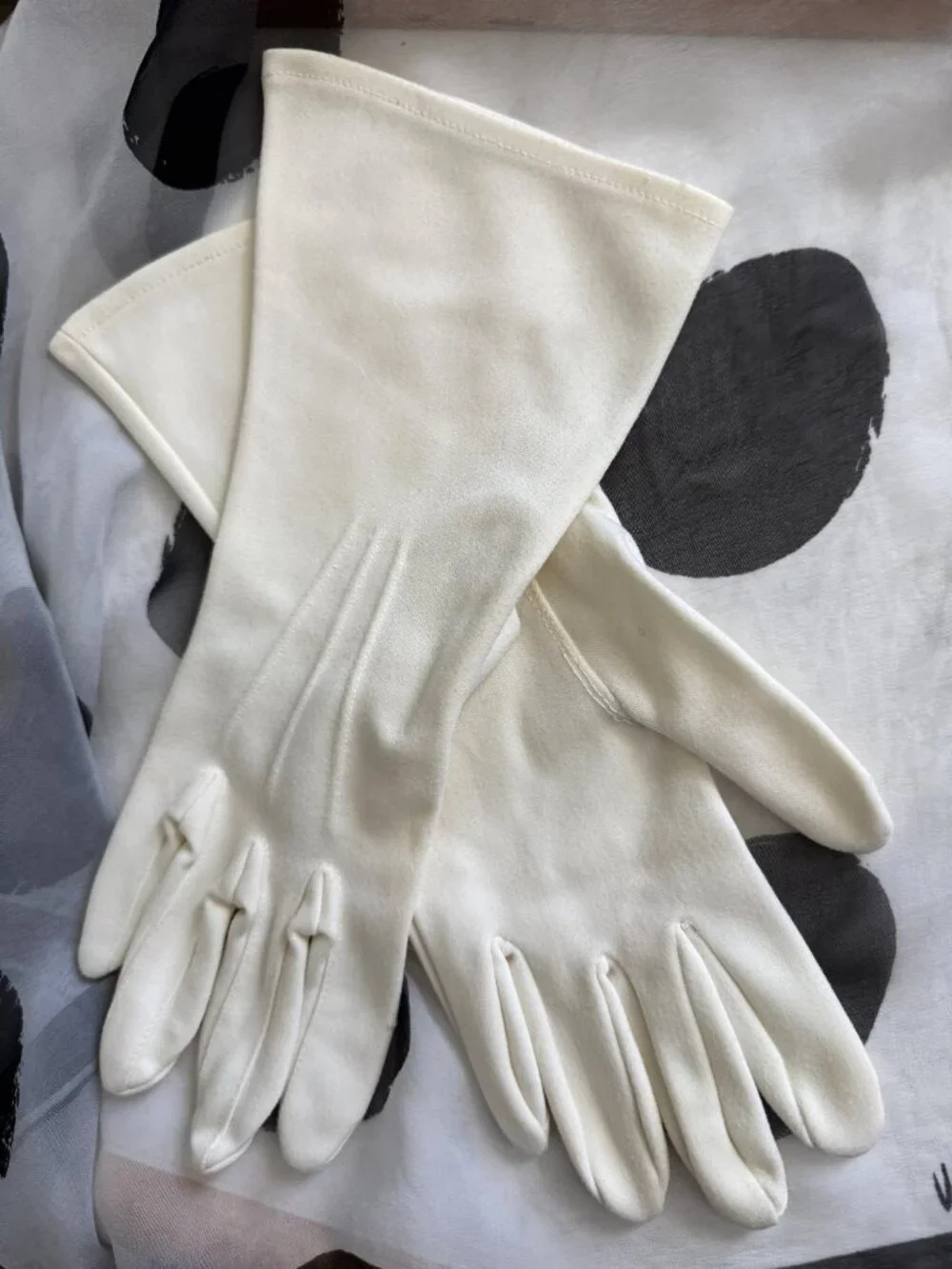FOWNES Gloves White Nylon Arm-Long 16